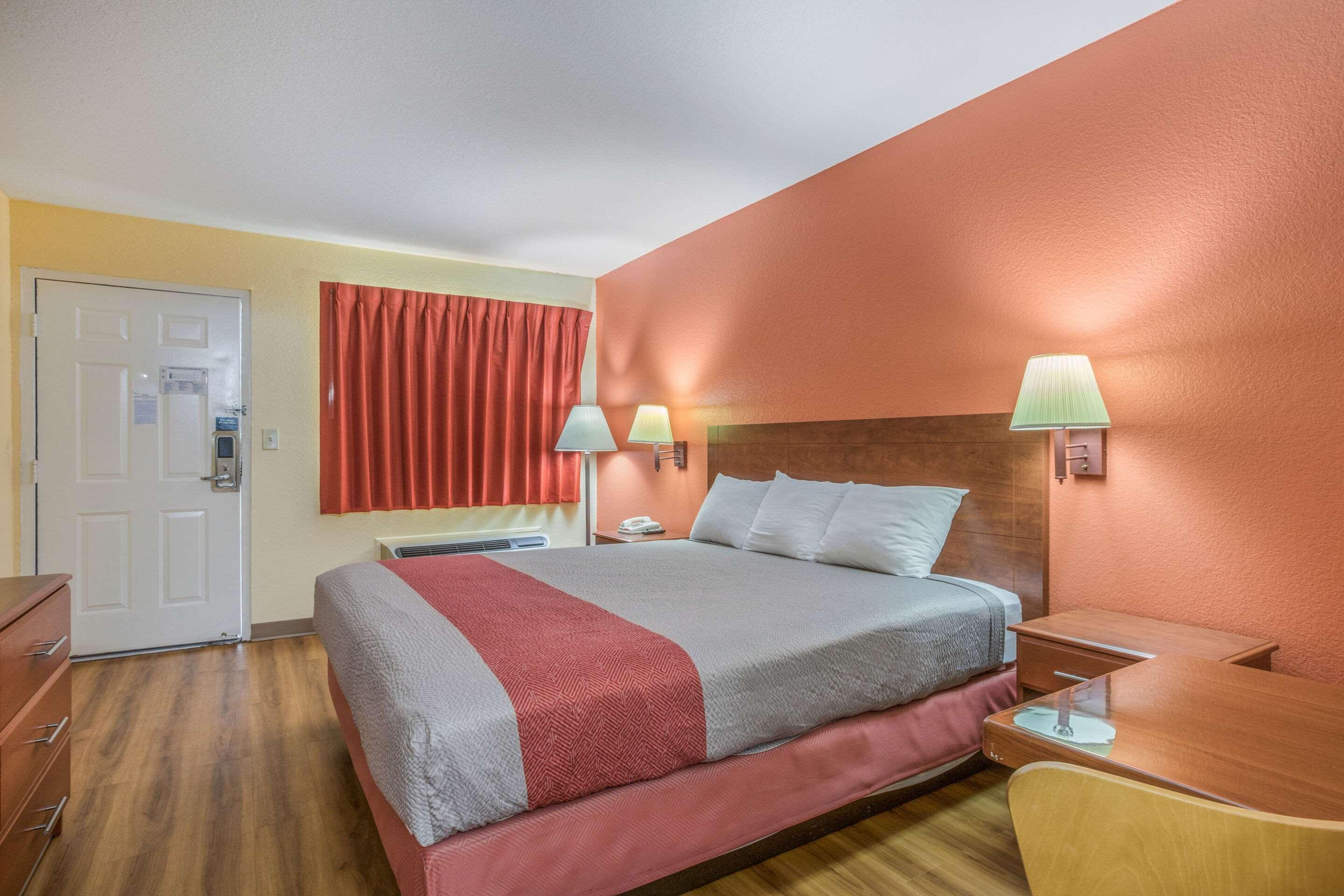 Rodeway Inn & Suites Macon Buitenkant foto