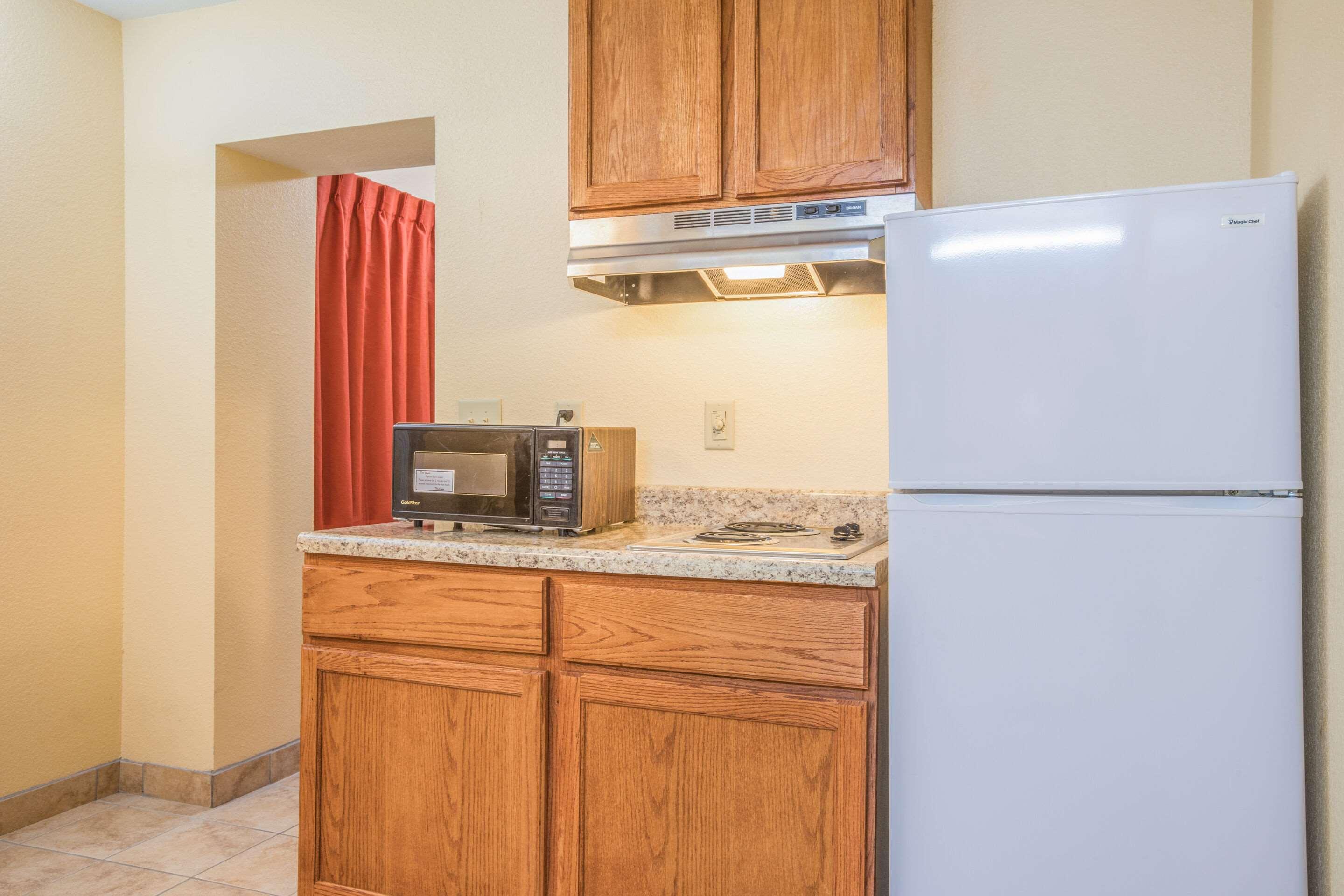Rodeway Inn & Suites Macon Buitenkant foto