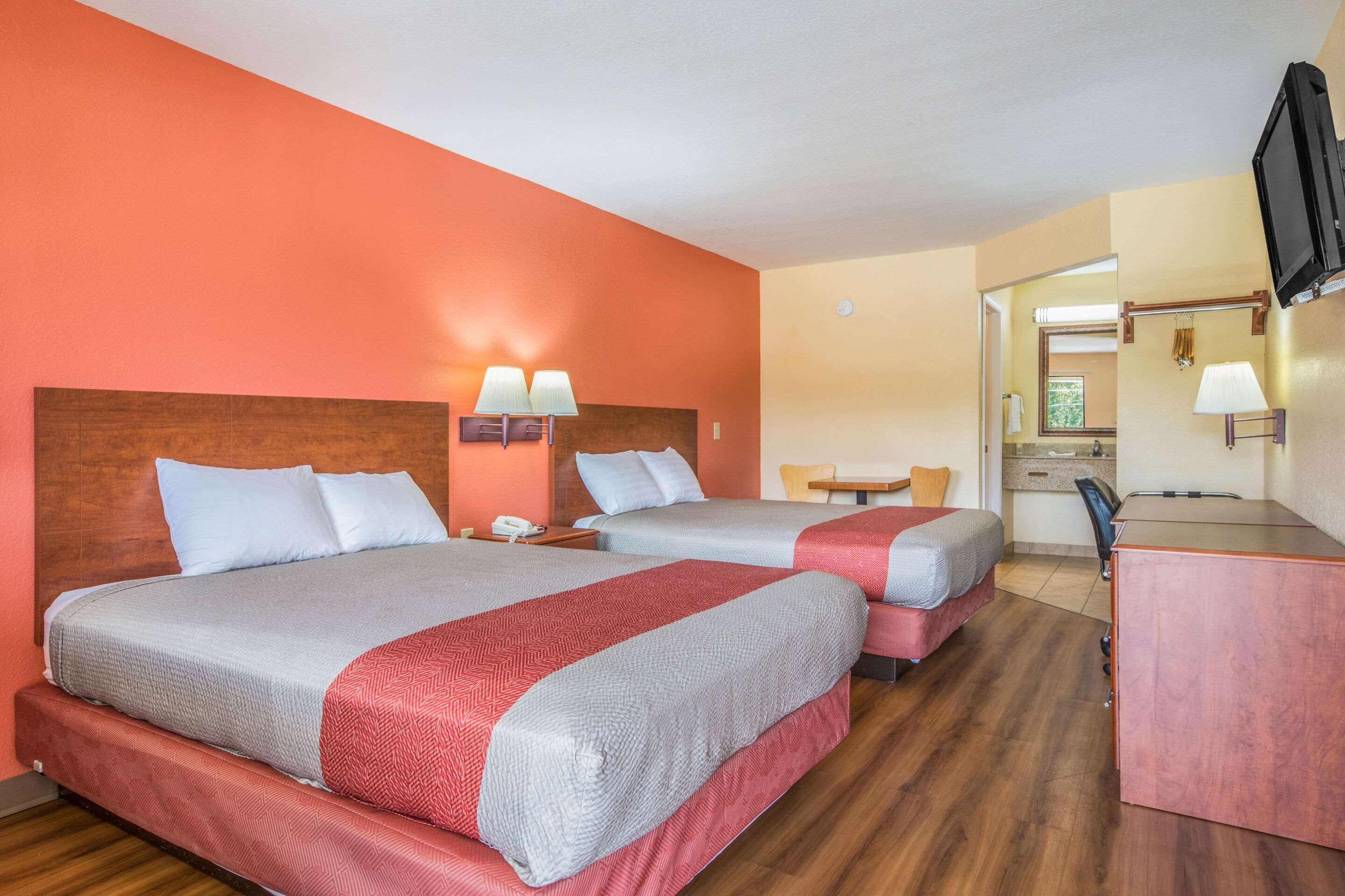 Rodeway Inn & Suites Macon Buitenkant foto