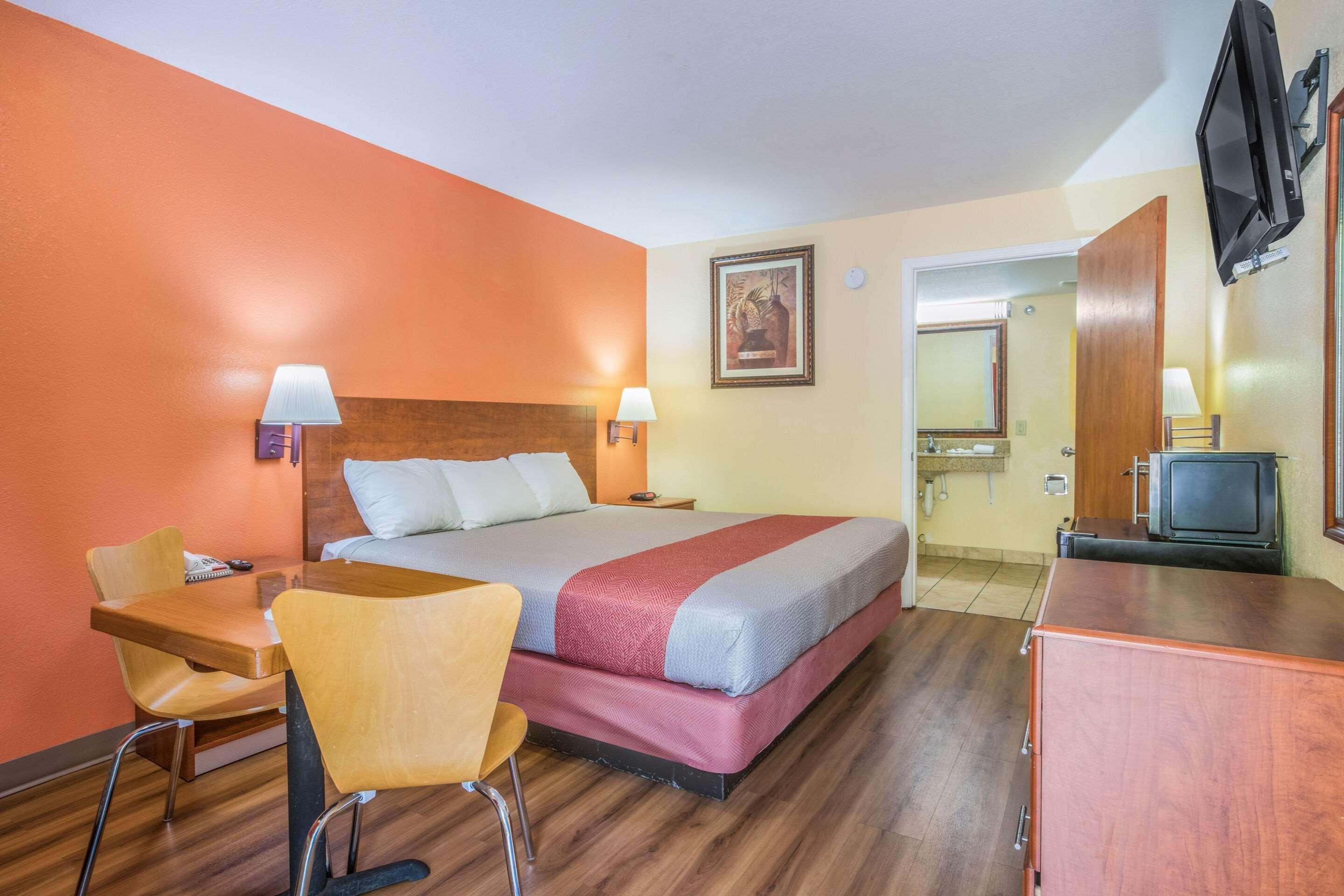 Rodeway Inn & Suites Macon Buitenkant foto