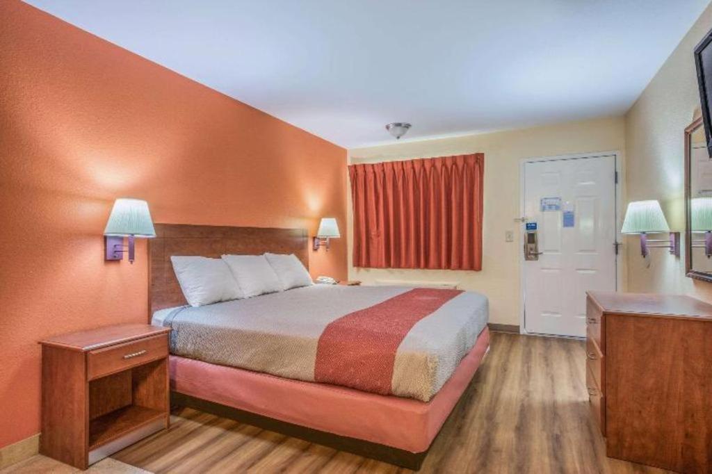 Rodeway Inn & Suites Macon Buitenkant foto