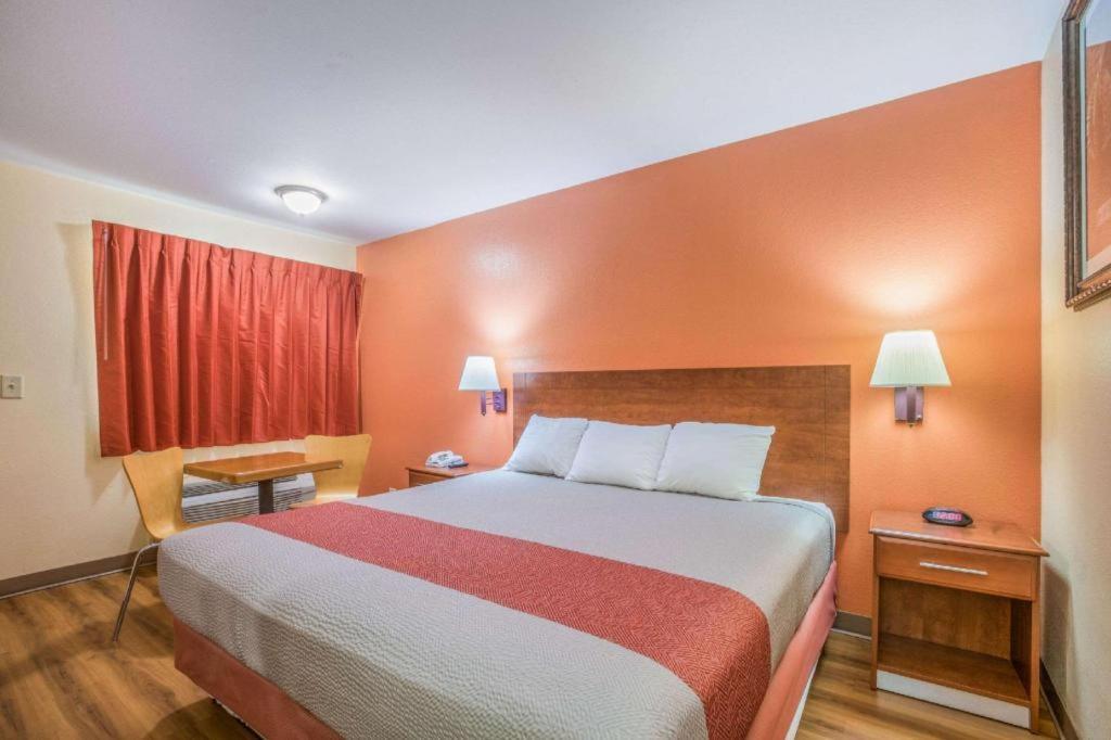 Rodeway Inn & Suites Macon Buitenkant foto