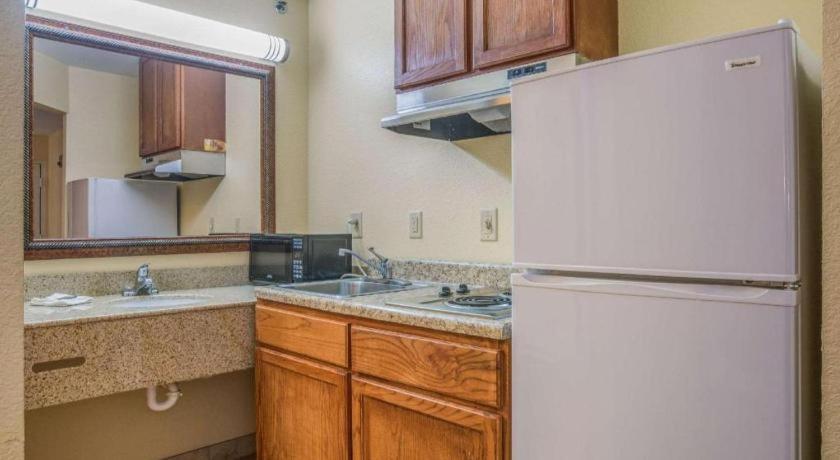 Rodeway Inn & Suites Macon Buitenkant foto