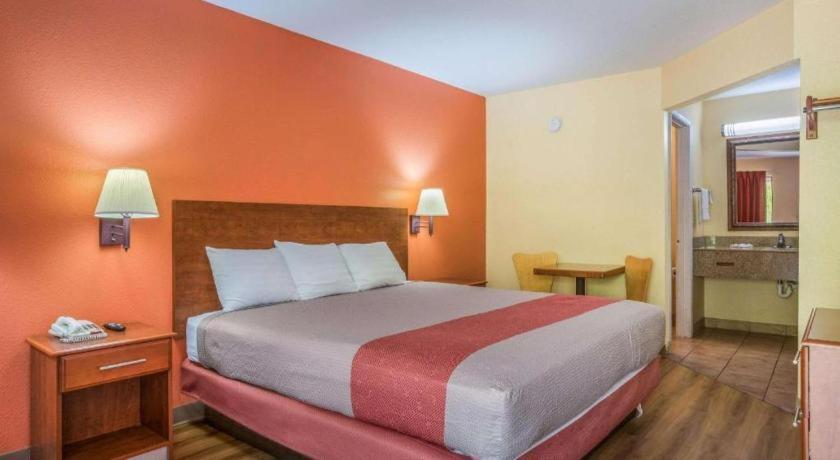 Rodeway Inn & Suites Macon Buitenkant foto