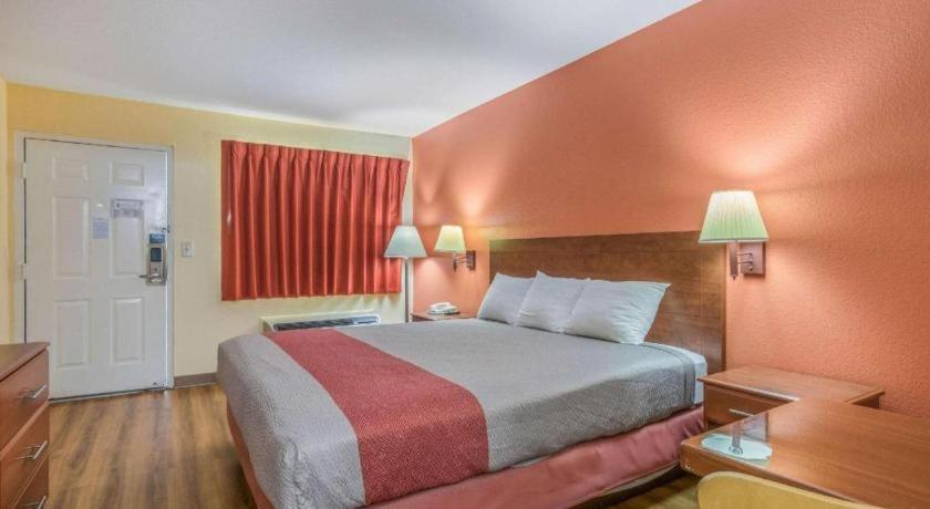 Rodeway Inn & Suites Macon Buitenkant foto