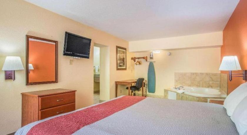 Rodeway Inn & Suites Macon Buitenkant foto