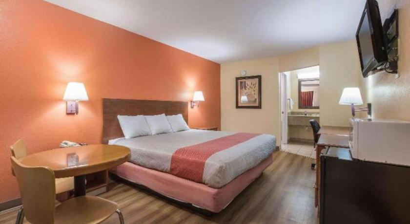 Rodeway Inn & Suites Macon Buitenkant foto